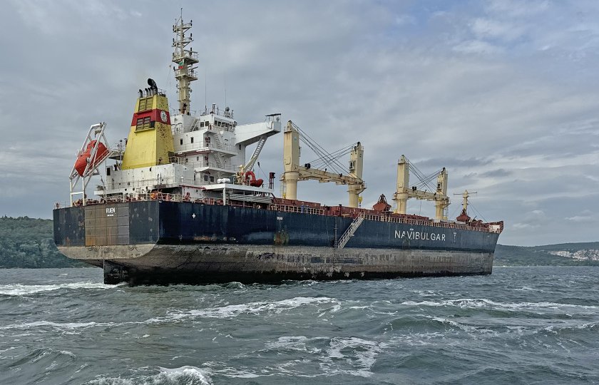Корабът "Руен", който беше освободен от пиратски плен, вече е във Варна