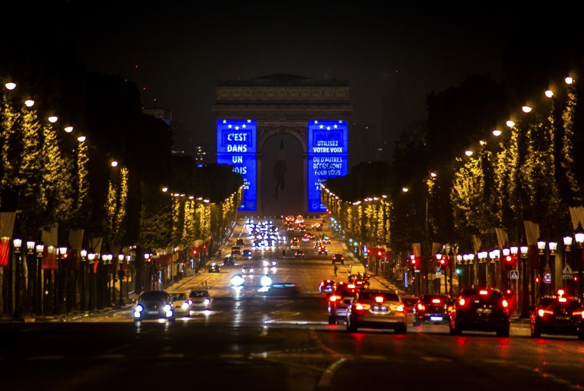 Триумфалната арка в Париж, Колизеумът в Рим и Гран Плас