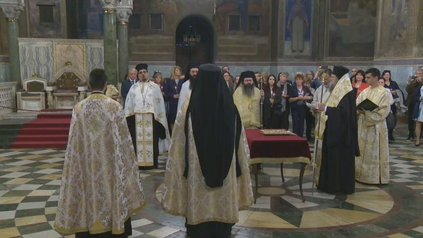 Молебен за православния здравен служител в храм-паметника Св. Александър Невски“