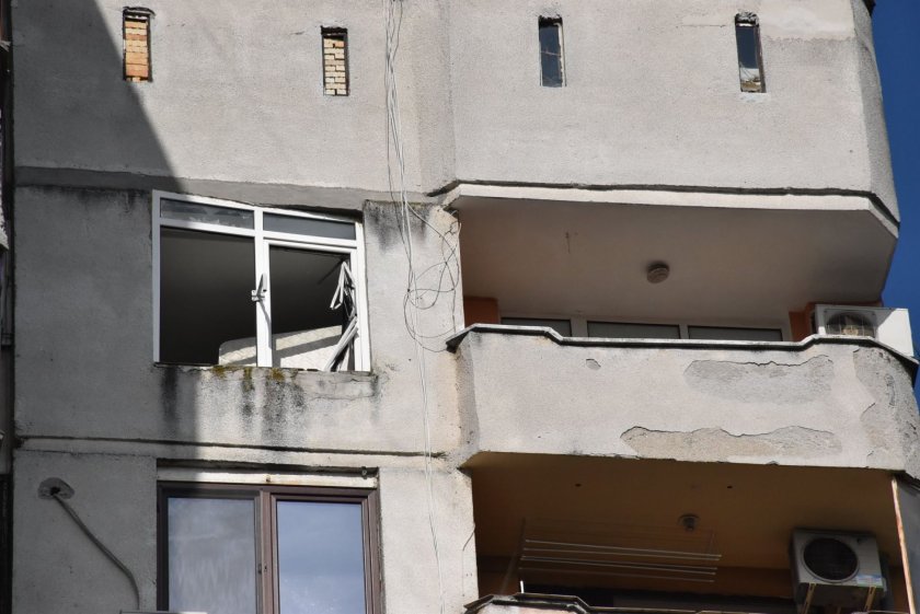45-годишен мъж пострада при взрив в жилището му в Хасково.
