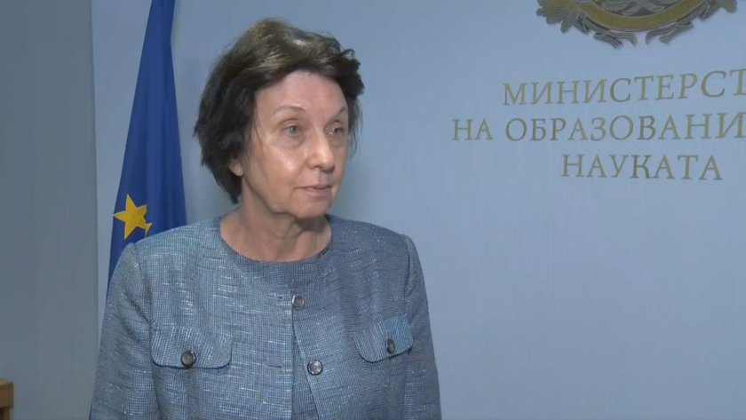 Техническата грешка от първата матура няма да повлияе на оценката, заяви зам.-министърът на образованието