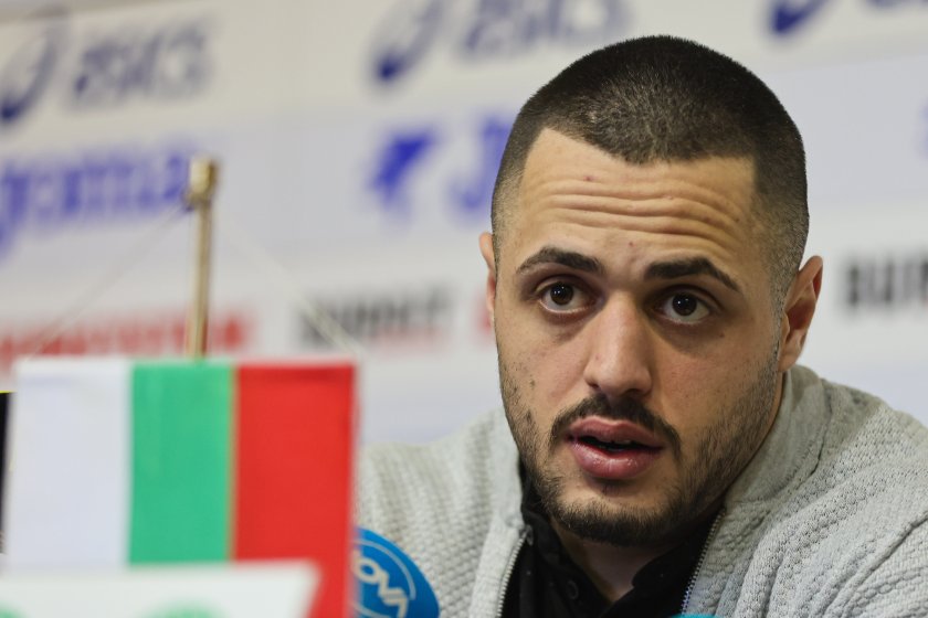 Националът по вдигане на тежести на България Карлос Насар е