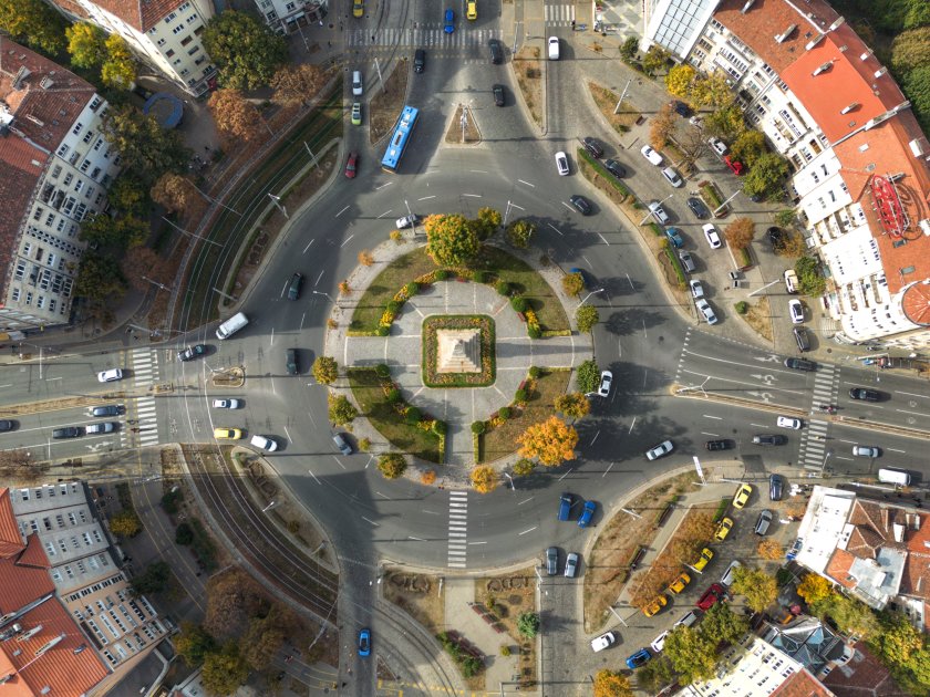 Променят се маршрутите на част от градския транспорт, движещ се