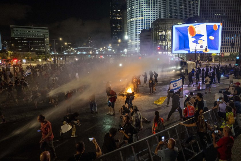 Сблъсъци избухнаха в Тел Авив по време на антиправителствени протести.
