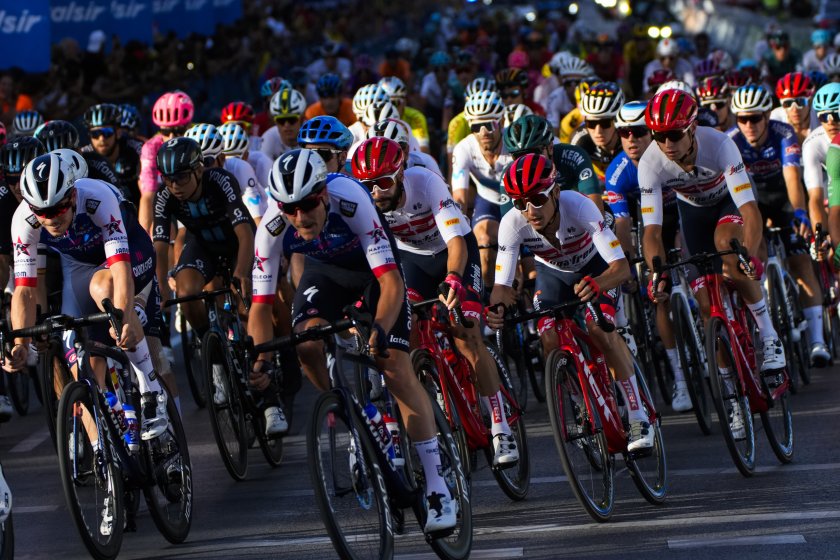 Италианецът Андреа Вендраме спечели 19-ия етап от колоездачната Обиколка на