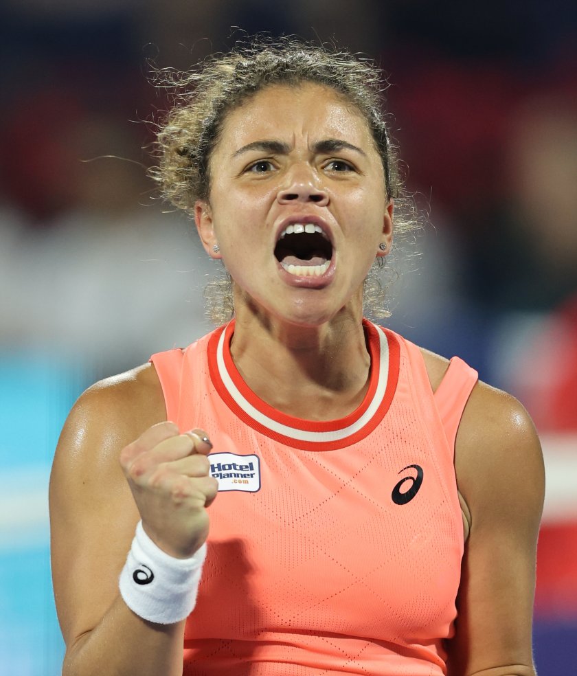 Италианката Жасмин Паолини продължава впечатляващата си победна серия на Откритото