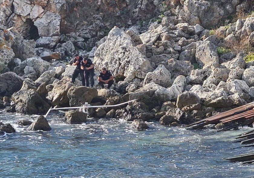 Намерен е безпилотен летателен апарат на скалите между Тюленово и