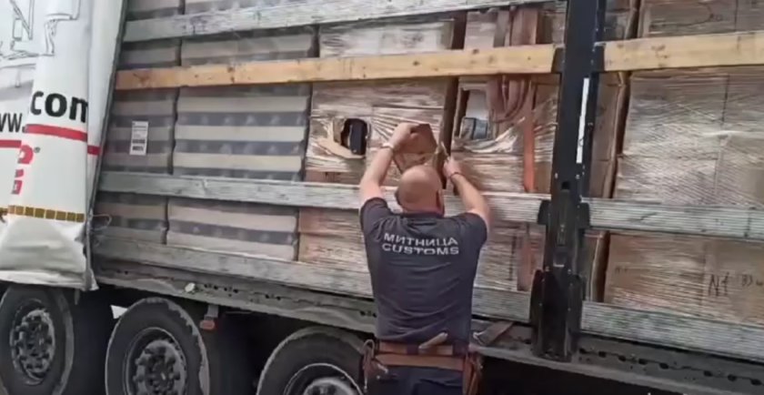 При проверка на 2 камиона на Дунав мост при Видин