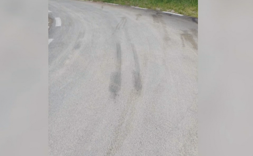 След ремонт за милиони - камиони преминават по възлов път, въпреки че има забрана