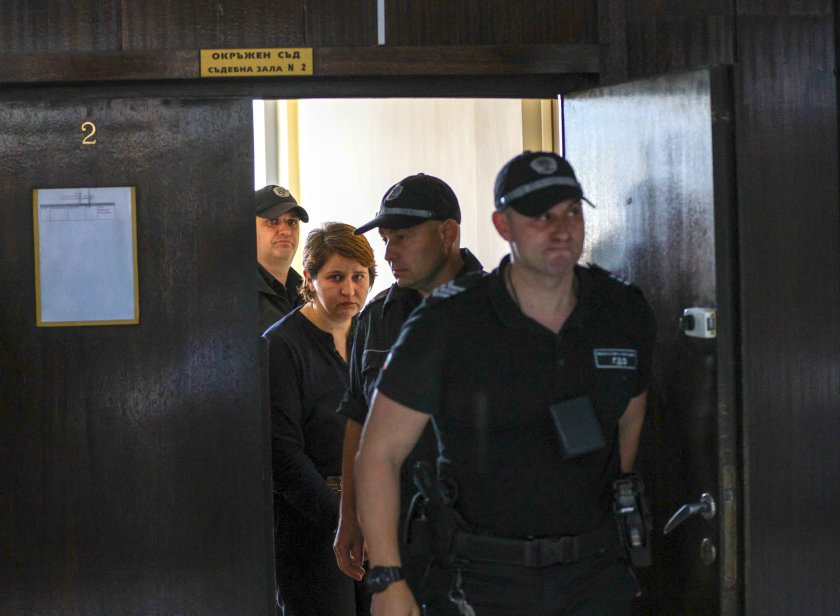 Кристина, която уби двете си деца в Сандански, отива в затвора до живот