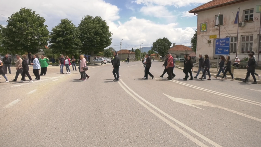 Протест блокира Подбалканския път