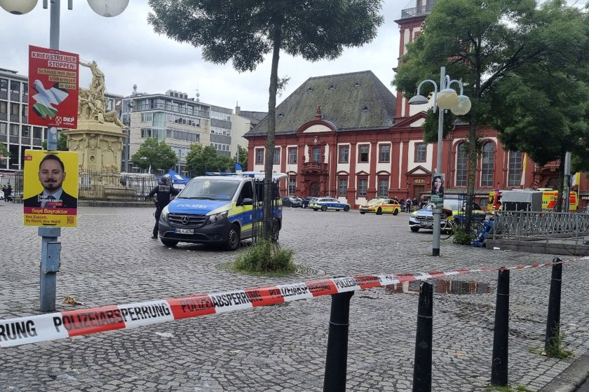 германски политик крайнодясната алтернатива германия нападнат нож град манхайм