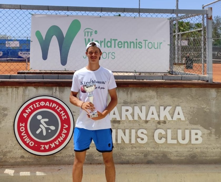 виктор киров триумфира титлата сингъл тенис турнир юноши ларнака