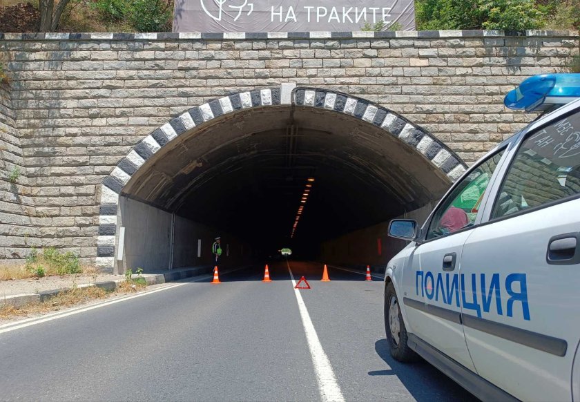 верижна катастрофа затвори стария тунел железница симитли