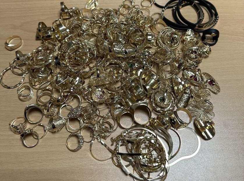 Задържаха контрабандни златни накити за 80 000 лв. на "Лесово"