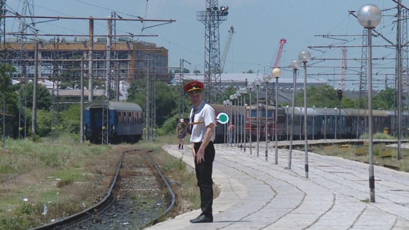 Влак удари и уби служител на НКЖИ, който работи по