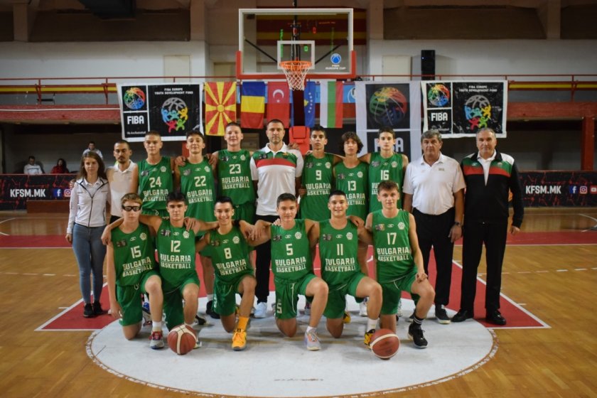 Националните отбори по баскетбол до 14 г. с по две победи и две загуби на турнир в Турция