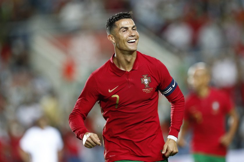 роналдо подобри oще два рекорда победа португалия катар