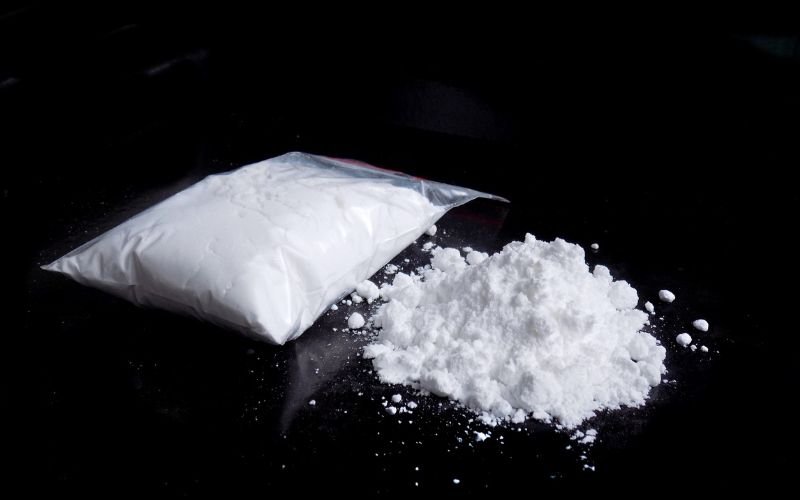 Пътни полицаи откриха 12 кг кокаин при рутинна проверка на кола край Симитли