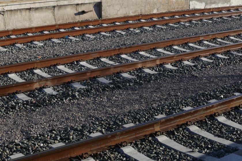 ремонтът централна гара софия напрежение пътниците закъснения редица влакове