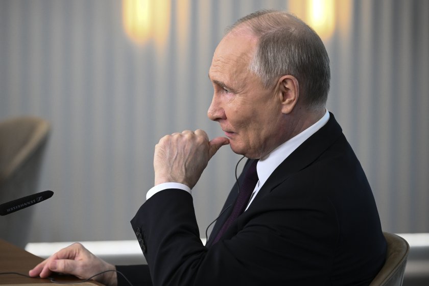Руският президент Владимир Путин обяви, че в Украйна воюват около