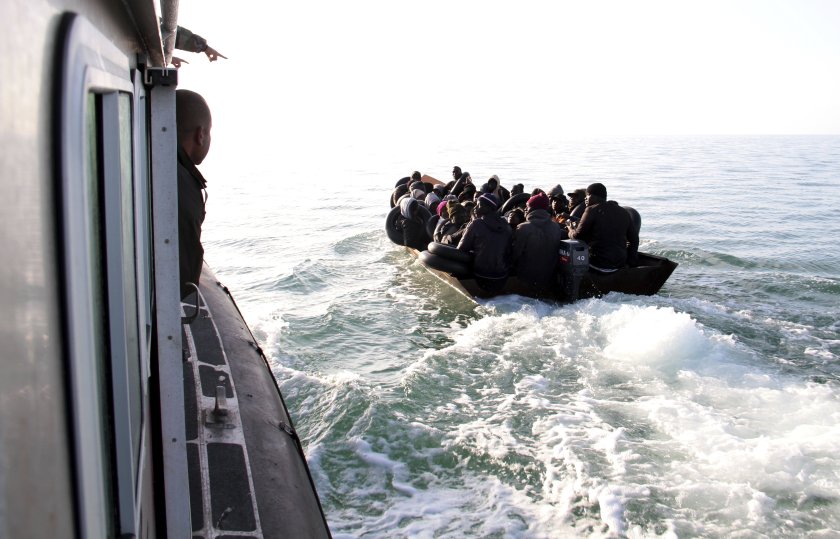 десет мигранти загинаха корабокрушение средиземно море