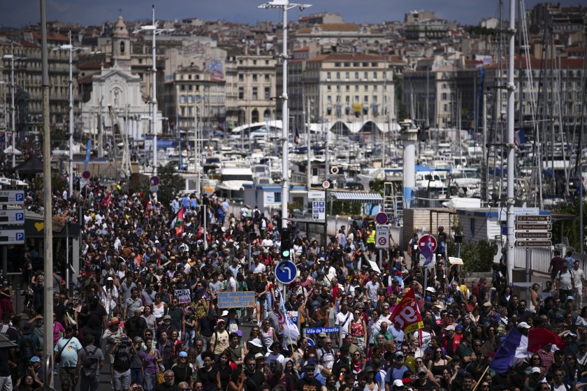 хиляди излязоха протест крайната десница франция