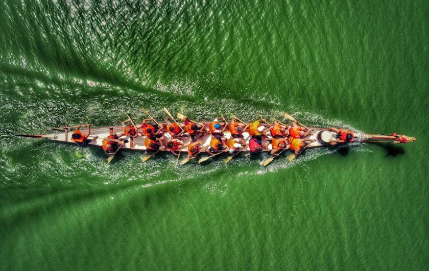 Пъстри драконови лодки превзеха езерото Липник край Русе (СНИМКИ)