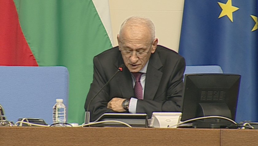 Живеем в изключително динамично време. Живеем във време разделно. В