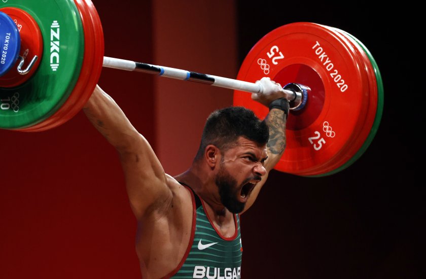Божидар Андреев записа нула в изтласкването в по-горната категория на Държавното първенство по вдигане на тежести