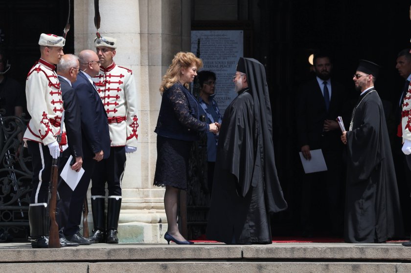 И тримата кандидати бяха много достойни. Избрахме един достоен български