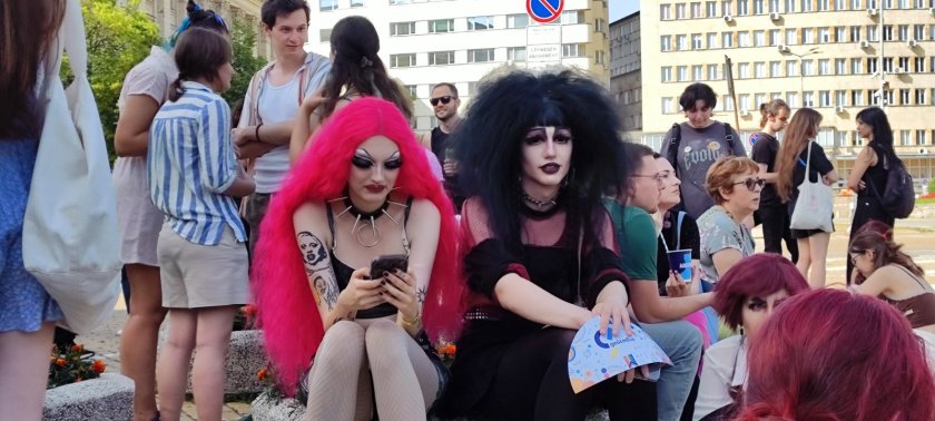 Шествието, което беше част от София прайд, приключи. Към 21.00