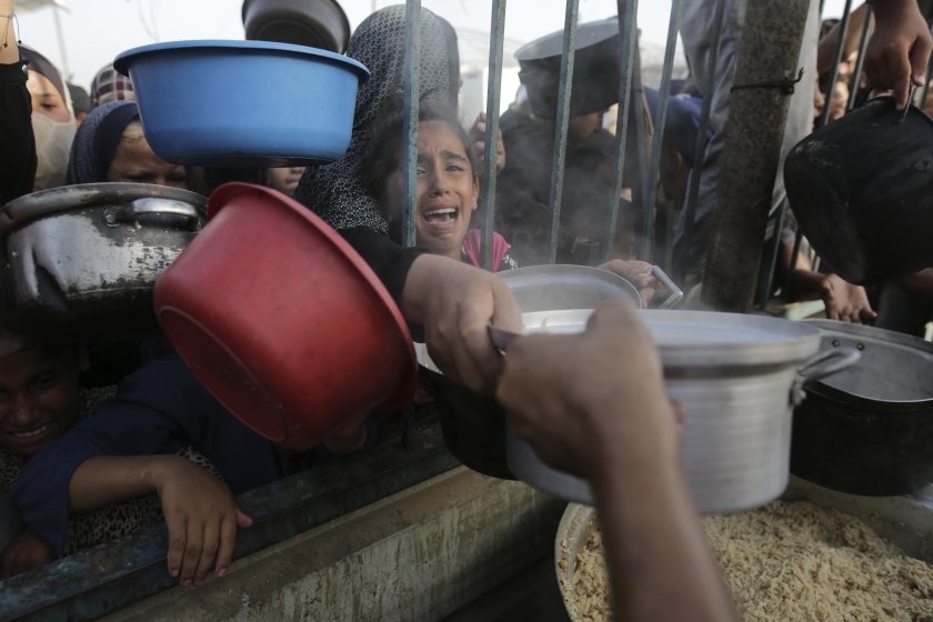 Израелски удари са отнели живота на 42 души в град Газа