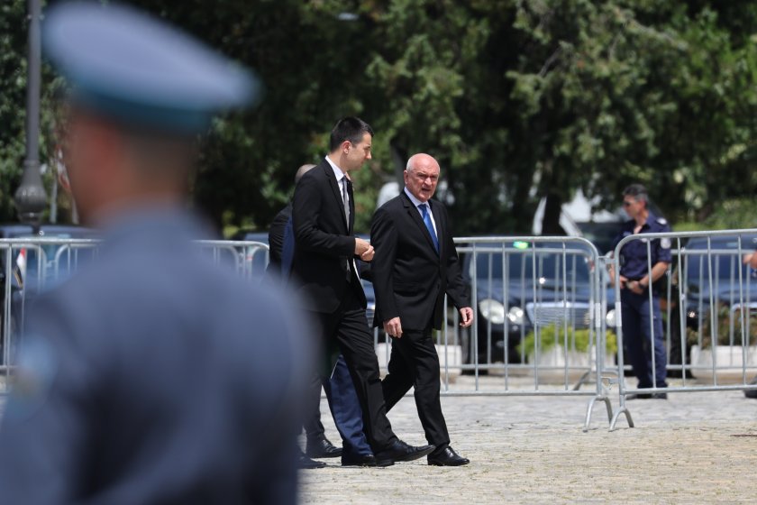 Вярващите се нуждаят от патриарх, който да бъде обединител, какъвто