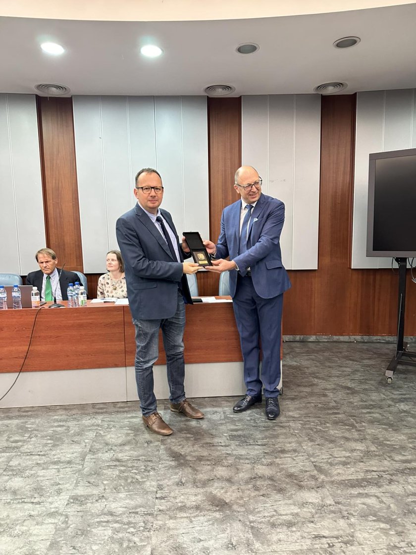 Журналистът от БНТ Николай Кръстев беше отличен с почетния знак