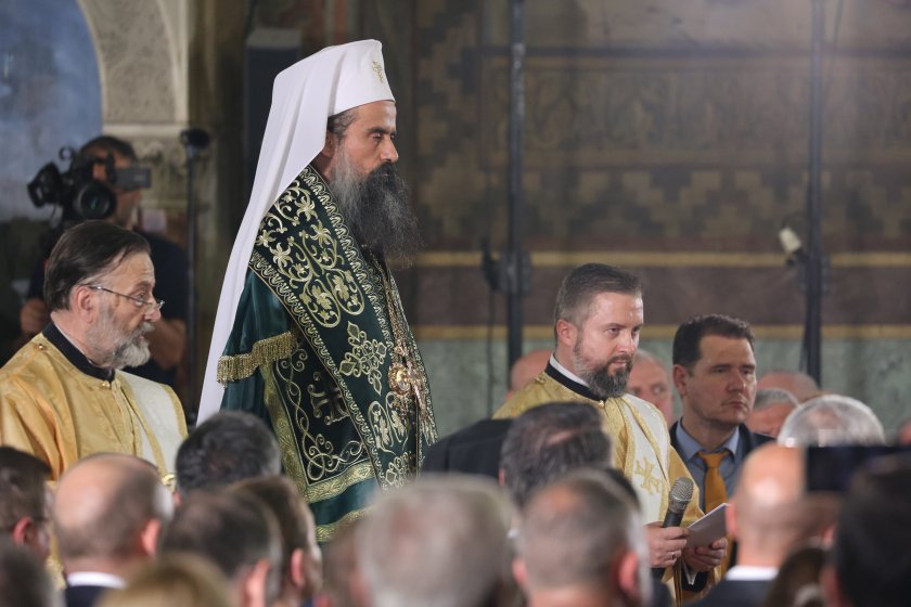 живо започна интронизацията новия български патриарх