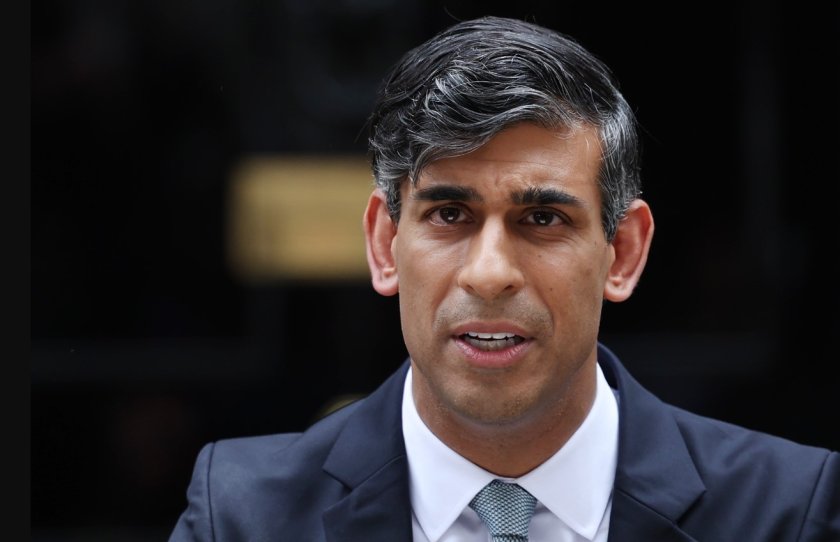 Консерваторът Риши Сунак пристигна в Бъкингамския дворец, където официално ще