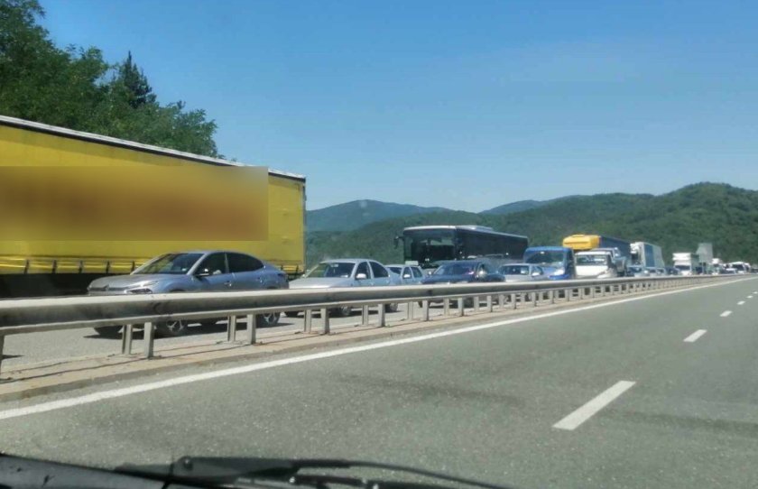 one dead after crash tunnel hemus motorway