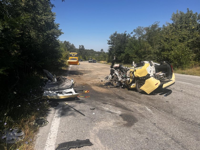Двама души загинаха при катастрофа на пътя София – Варна