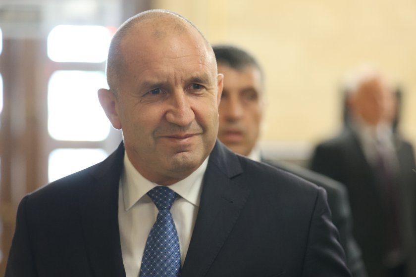 Очевидно е, че политическата криза продължава и нейното решаване изисква