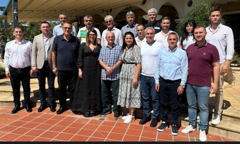 Депутатите от ДПС, които подкрепят почетния председател Ахмед Доган, не