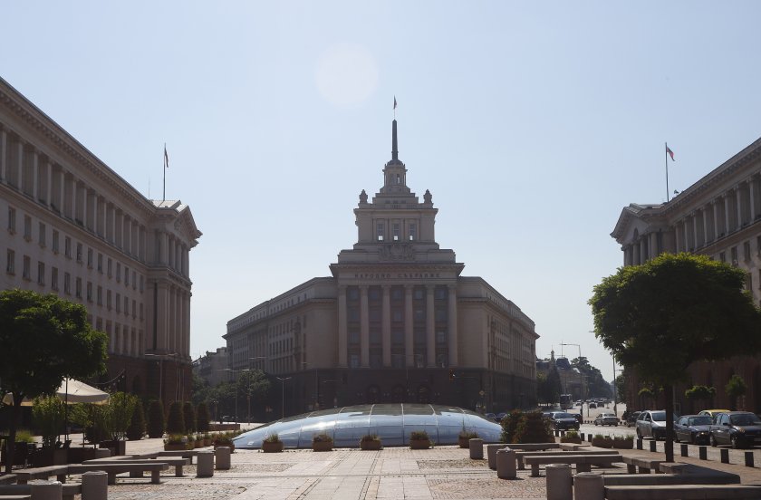 След трусовете вчера в парламентарната група на ДПС днес двамата