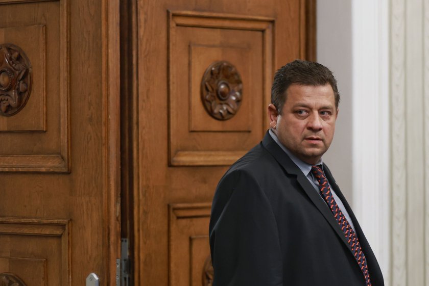 Председателят на Величие Николай Марков обяви, че прекратява участие във