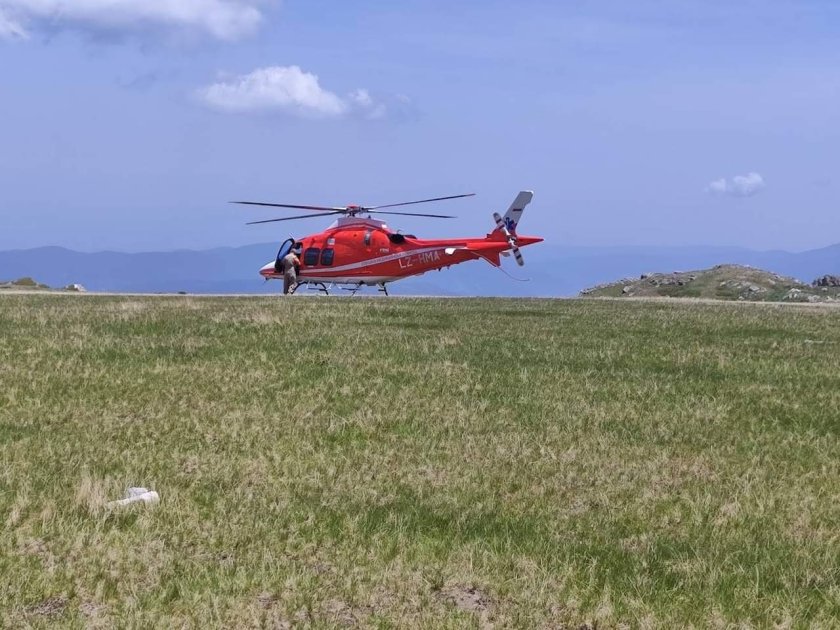 Първа мисия за планинско спасяване на въздушната линейка (СНИМКИ)