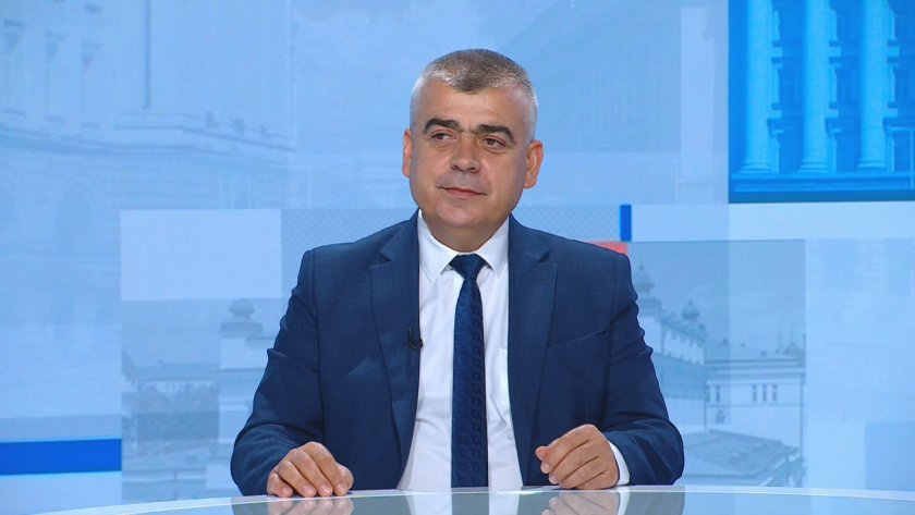 Няма връщане назад към практиките да се подписват документи, които не сме наясно какво съдържат, заяви Хайри Адъков