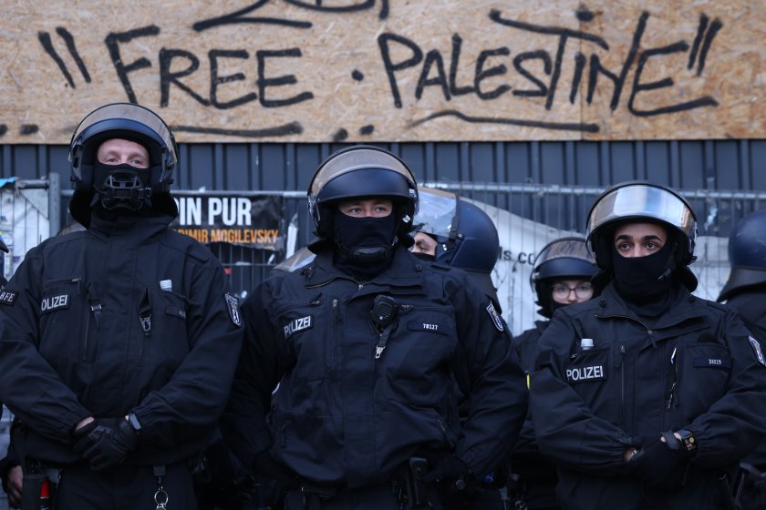 Няколко души са убити и ранени при стрелба в германския