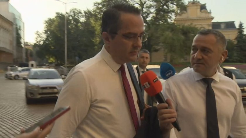 Втори мандат ще подкрепим, ако дойде при нас. Той явно