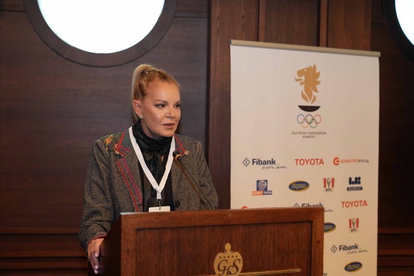 Стефка Костадинова ще участва в срещата "Спорт за устойчиво развитие" по покана Еманюел Макрон