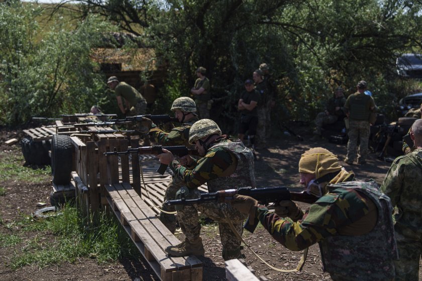 На фронта срещу свободата: Украински затворници искат да се присъединят към украинската армия