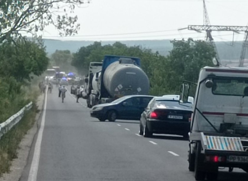 Тежка катастрофа в Бургаско, шестима са пострадали